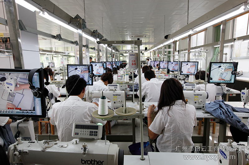服装专业实训基地.png