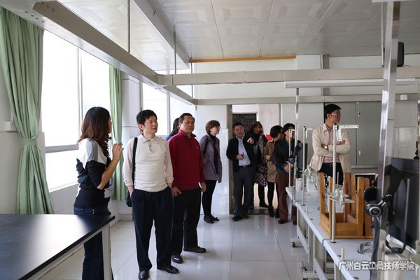 广州市白云工商技师学院2016年秋季招生,广州市白云工商高级技工学校2016年秋季招生,技校,广州技校,广州市技工学校,广东技校,技师学院,国家免费中职学校,最好的技校,广州最好技校,广东最好技校,毕业生就业最好的学校,国家重点技校,免费技工,免费中专 - 广州白云工商技师学院 - 广州白云工商高级技工学校
