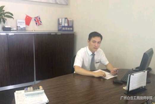 广东鸿粤锐虎汽车销售服务有限公司售后服务部经理 谢军超